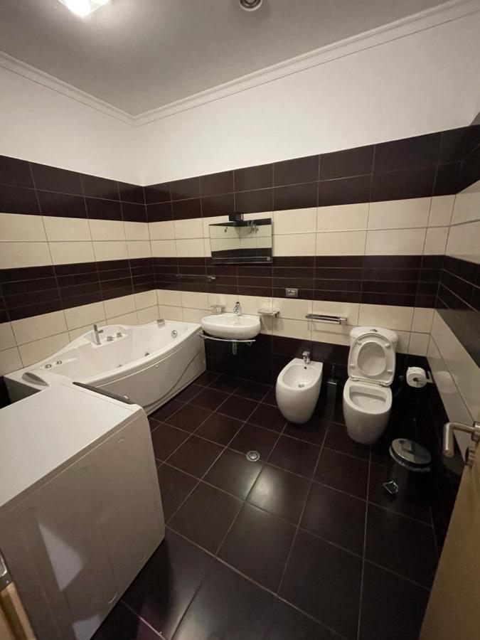 Mak Apartments ティラナ エクステリア 写真